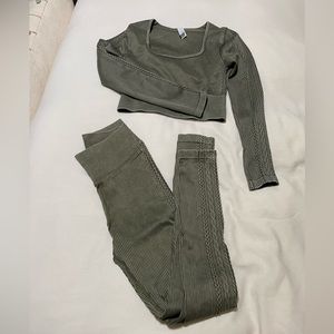 Aerie green workout set. Size small.